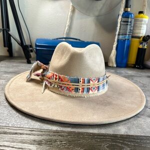 NWT Tear Drop Wide Brim Fedora !